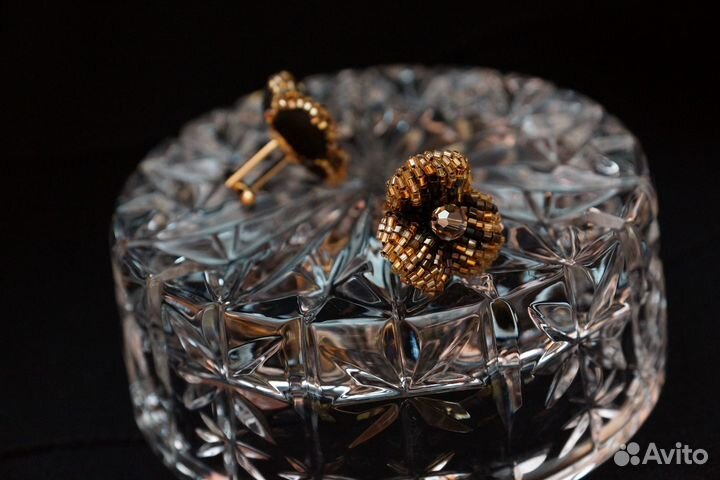 Вышитые цветочные запонки 