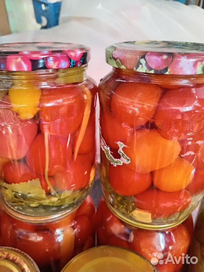 Соленья домашние помидоры, огурцы