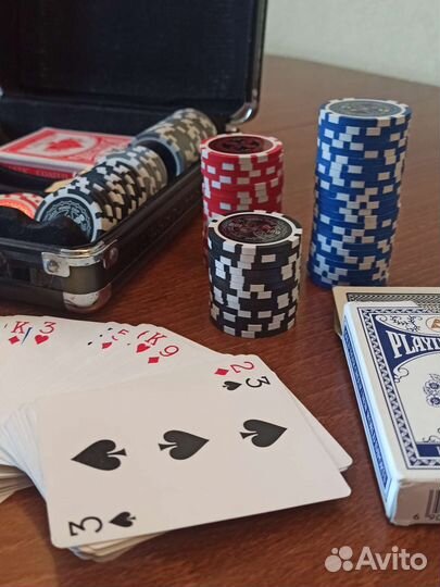 Покерный Набор 100 фишек + 2 колоды в кейсе