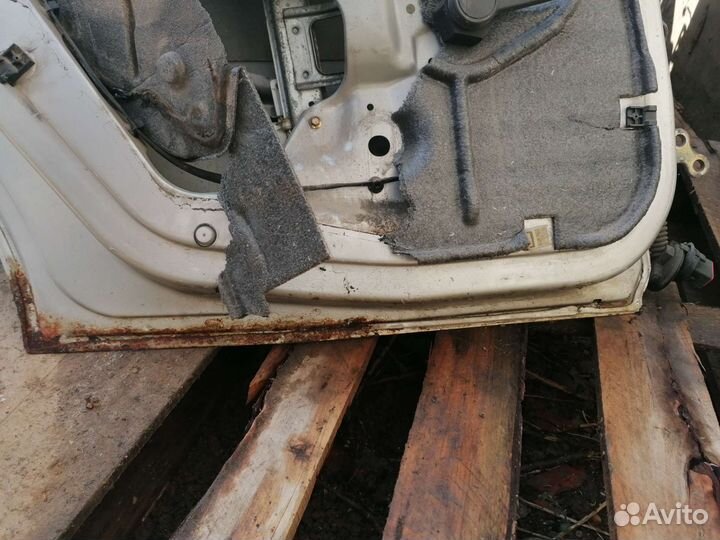 Дверь задняя левая ford focus 1