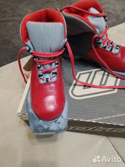 Лыжные ботинки