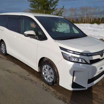 Toyota Voxy 2.0 CVT, 2019, 130 000 км, с пробегом, цена 2 210 000 руб.