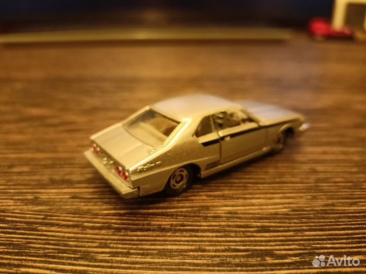 Nissan skyline GT-ES turbo tomica 1/64