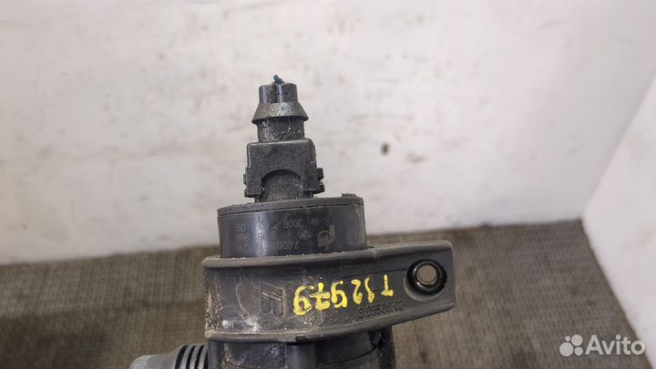 Насос водяной BMW 7 E38, 2000