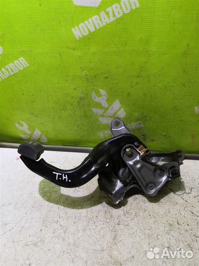 Рычаг стояночного тормоза Тойота Хайлендер