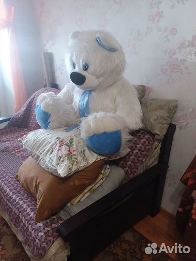 Большой плюшевый медведь -около 65 см