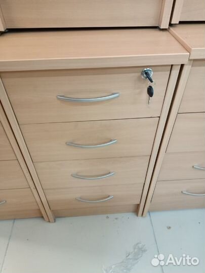 Тумбы приставные для столов, много Б.У