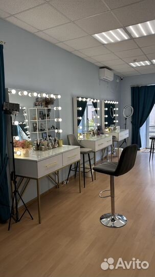 Рабочее место в аренду визажисту бровисту