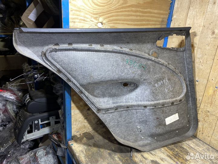 Обшивка задней правой двери Октавия Тур 79087