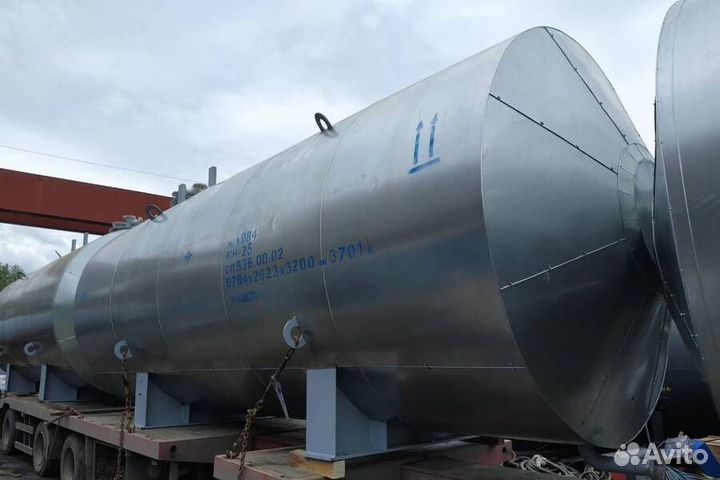 Металлические емкости разного объёма