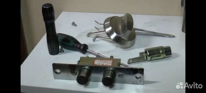 Вскрытие замков Авто Двери Гараж. Замена