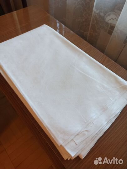 Ткань белая с выработкой