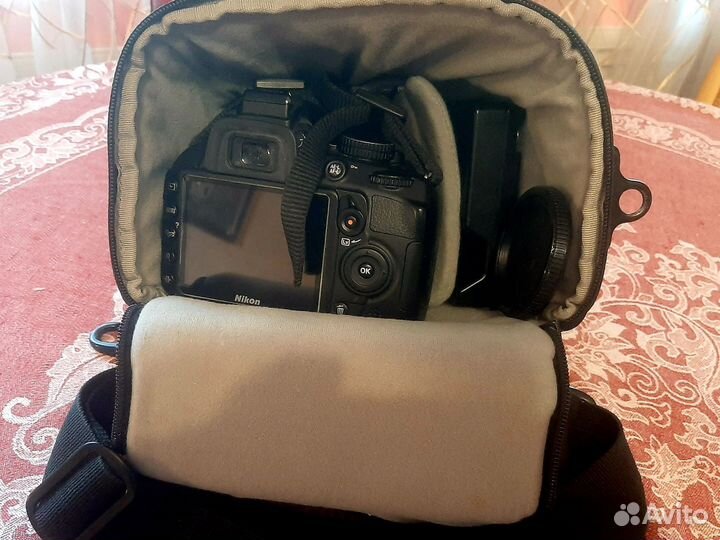 Nikon D3100 с объективом