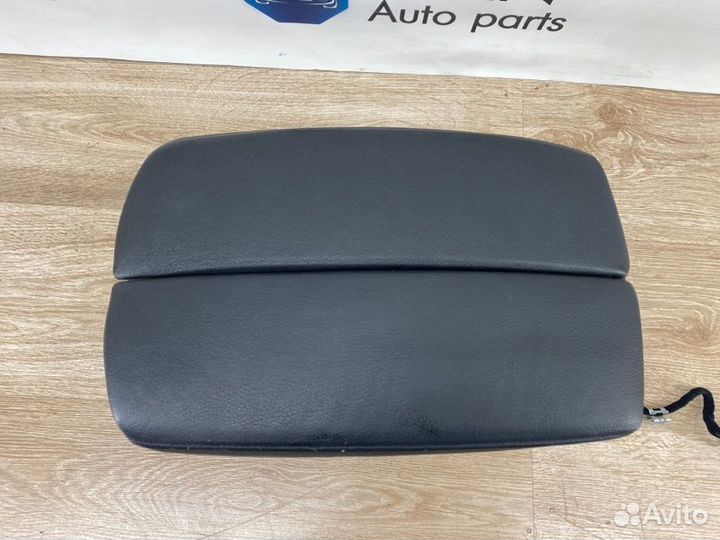 Подлокотник Bmw X5 E70 N52B30AF 2008