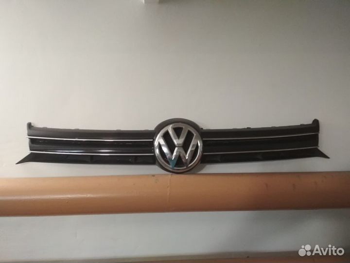 Решетка передняя