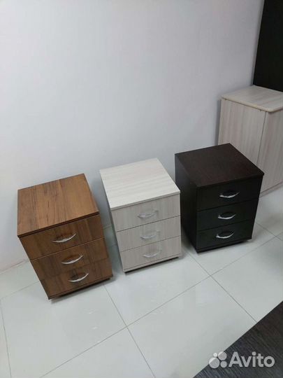 Тумба прикроватная