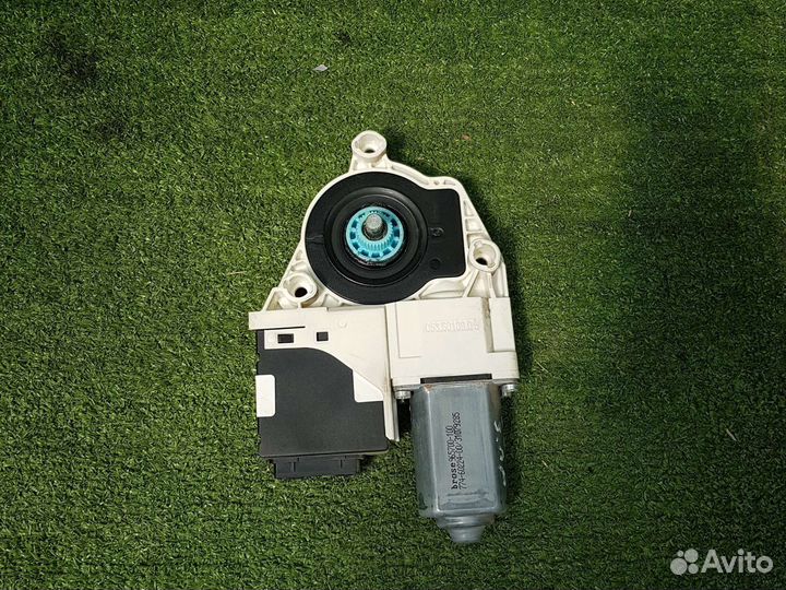 Моторчик стеклоподъемника VW Passat cc