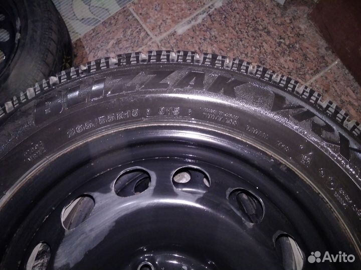 Bridgestone blizzak VRX 205/55 R16 липучка