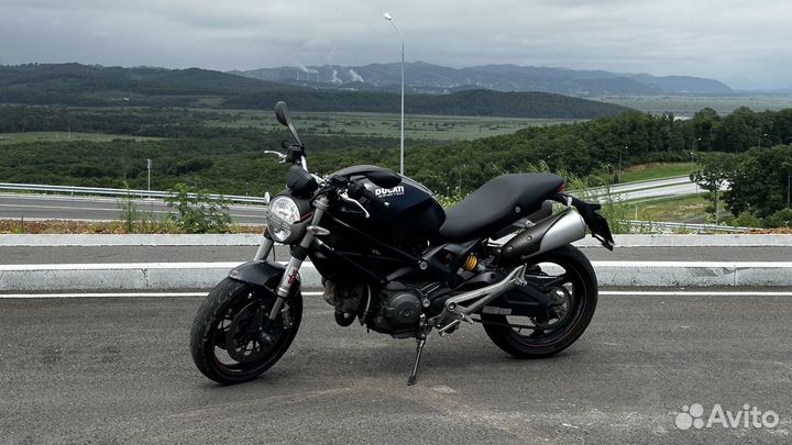 Мотоцыкл Duсati Monster 696