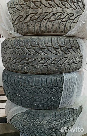 Nokian Tyres Hakkapeliitta 9 SUV 215/60 R17 100T