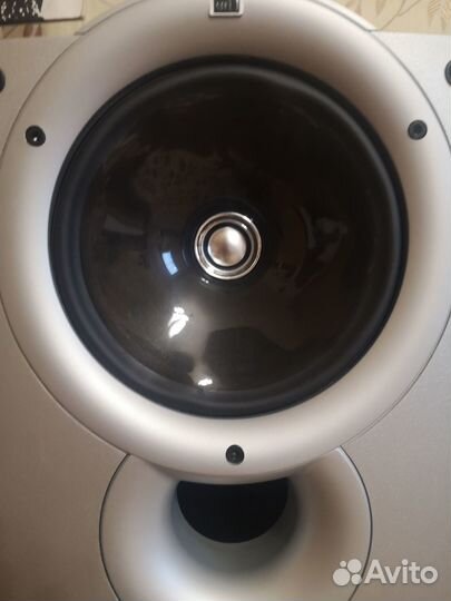 KEF Q5