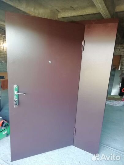 Двери металлические, тамбурные