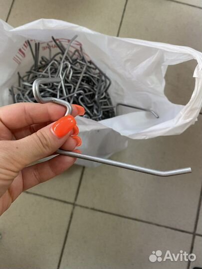 Крючки одинарные на эконом панель