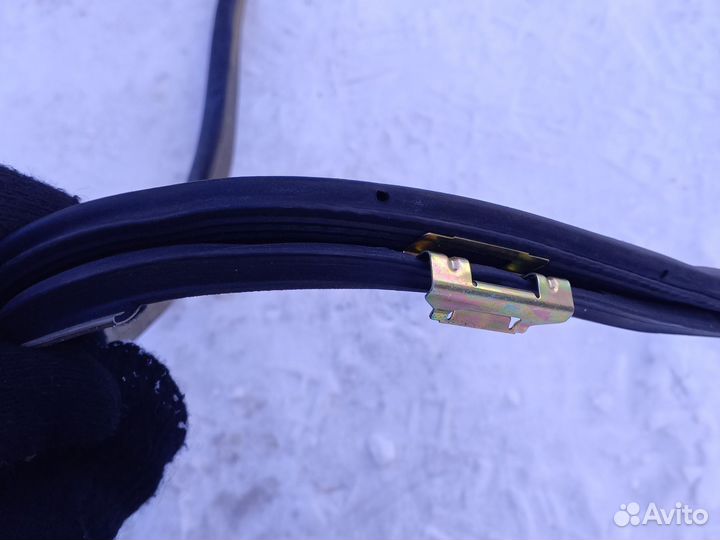 Уплотнитель двери Toyota corolla 120