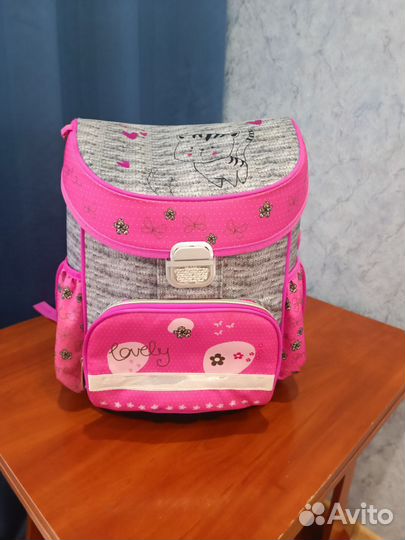 Ранец школьный для девочки новый