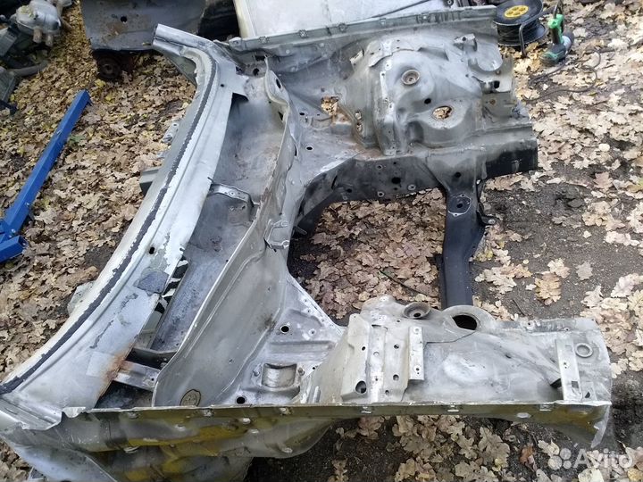 Передняя часть кузова на 126 Мерседес