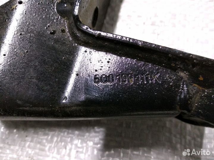 Кронштейн МКПП Skoda Rapid