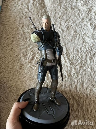 Фигурка ведьмак Геральт