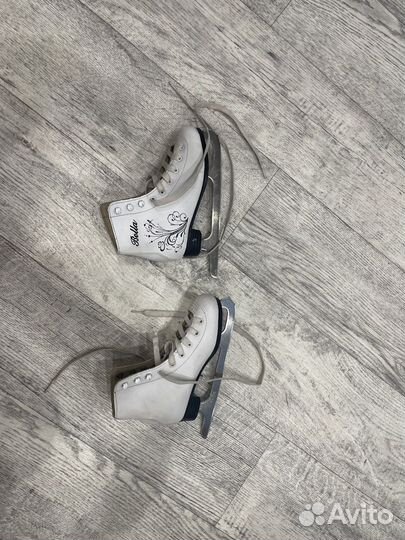 Коньки фигурные детские 34 размер