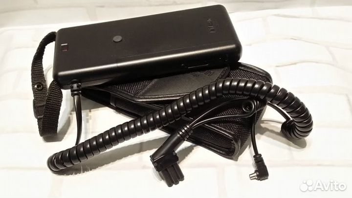 Выносной блок питания Nikon SD-8A