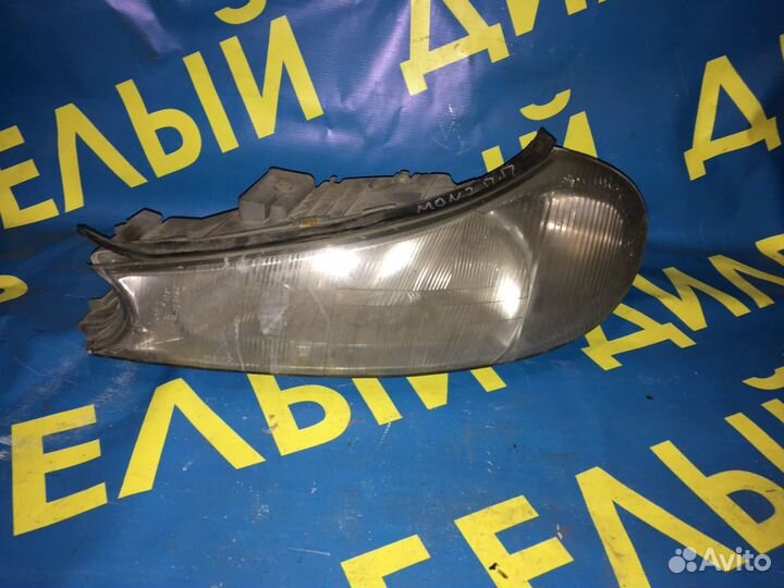 Передняя фара Ford Mondeo 2