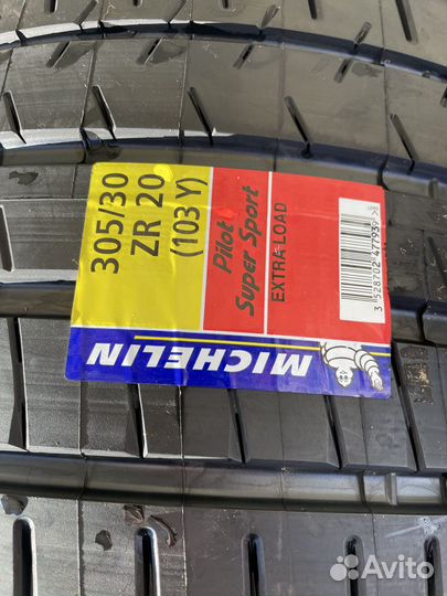 Michelin Pilot Super Sport 245/35 R20 и 305/30 R20 94Y