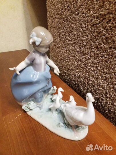 Статуэтка фарфоровая Lladro 
