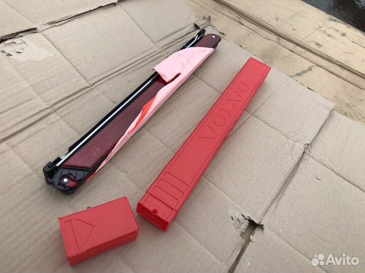 Знак аварийной остановки Volvo C30 I рестайлинг (2