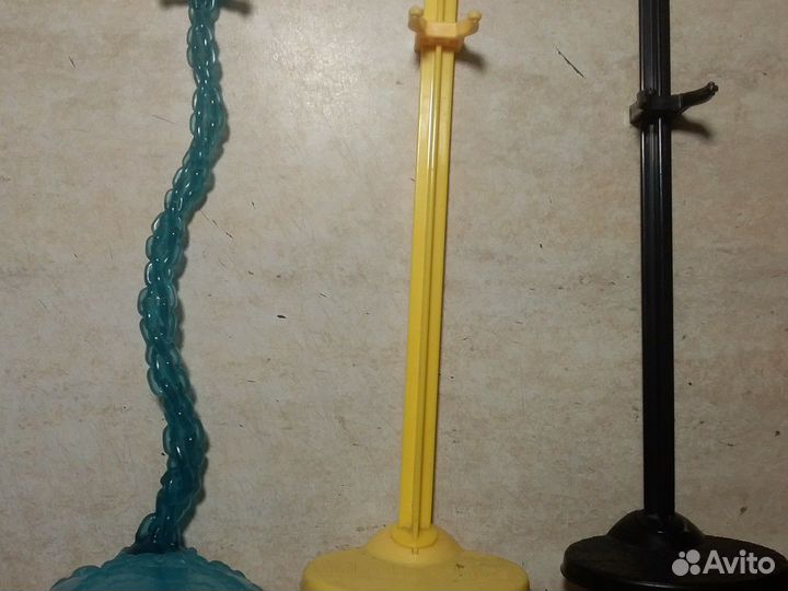 Подставки для кукол