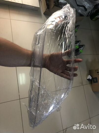 Стекло фары Camry 40 (до рест. 06-09) левое/правое