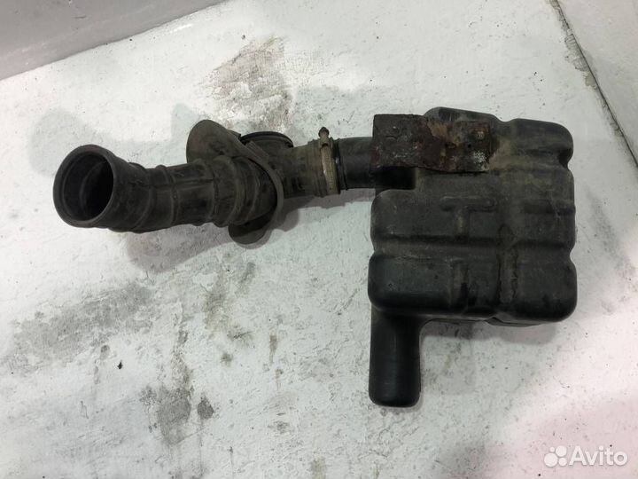 Резонатор воздушного фильтра