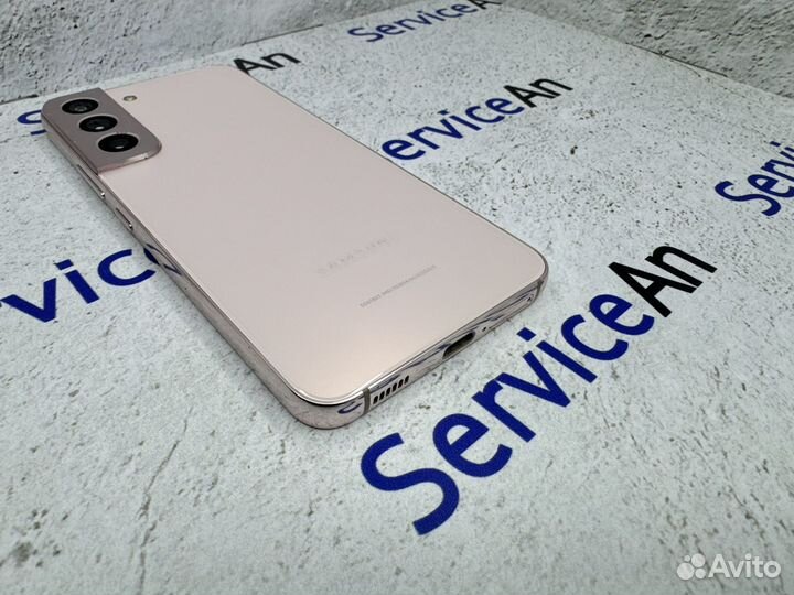 Samsung Galaxy S22, 8/256 ГБ