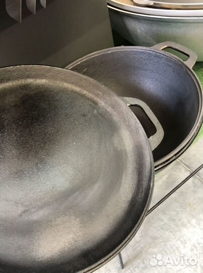 Казан вок чугунный с крышкой сковородой 8 л