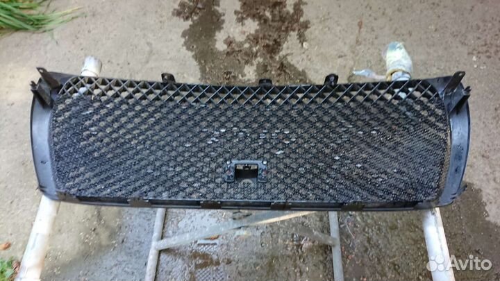 Решетка радиатора на toyota land cruiser 200