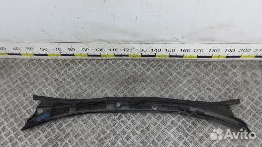 Накладка декоративная (жабо, дождевик) mitsubishi