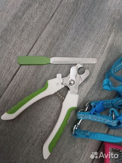 Атрибуты для котов щётка, когтерезка пилка поводок