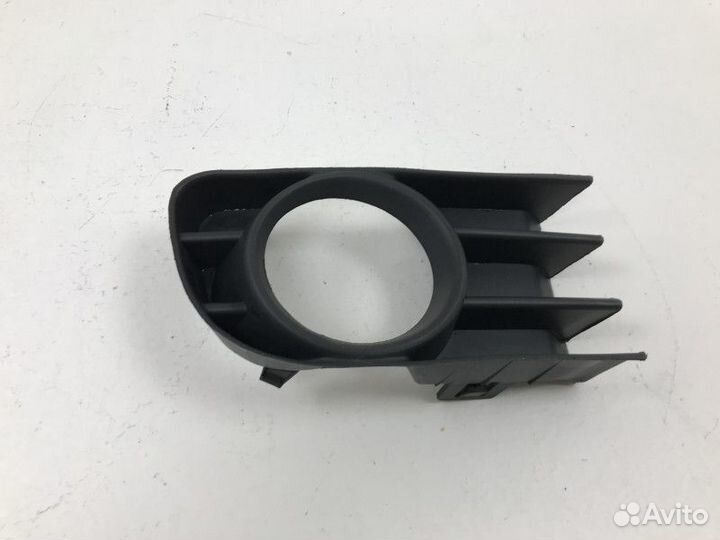 Рамка противотуманной фары правой Renault Megane 2