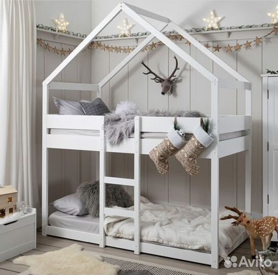 Детская двухъярусная кровать домик