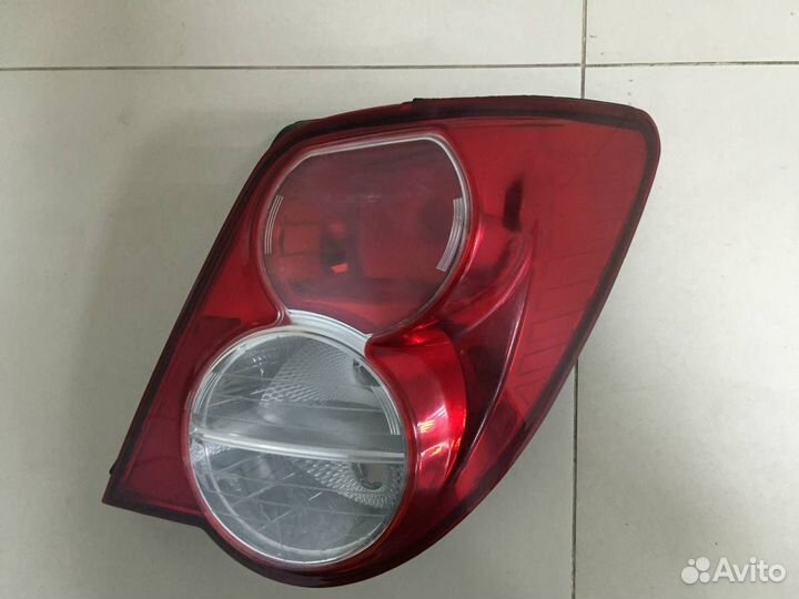 Фонарь задний правый Chevrolet Aveo T300 2011