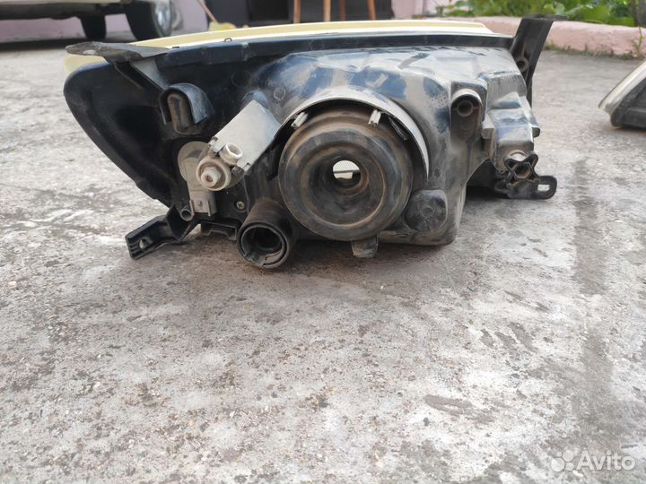 Фары на гранту